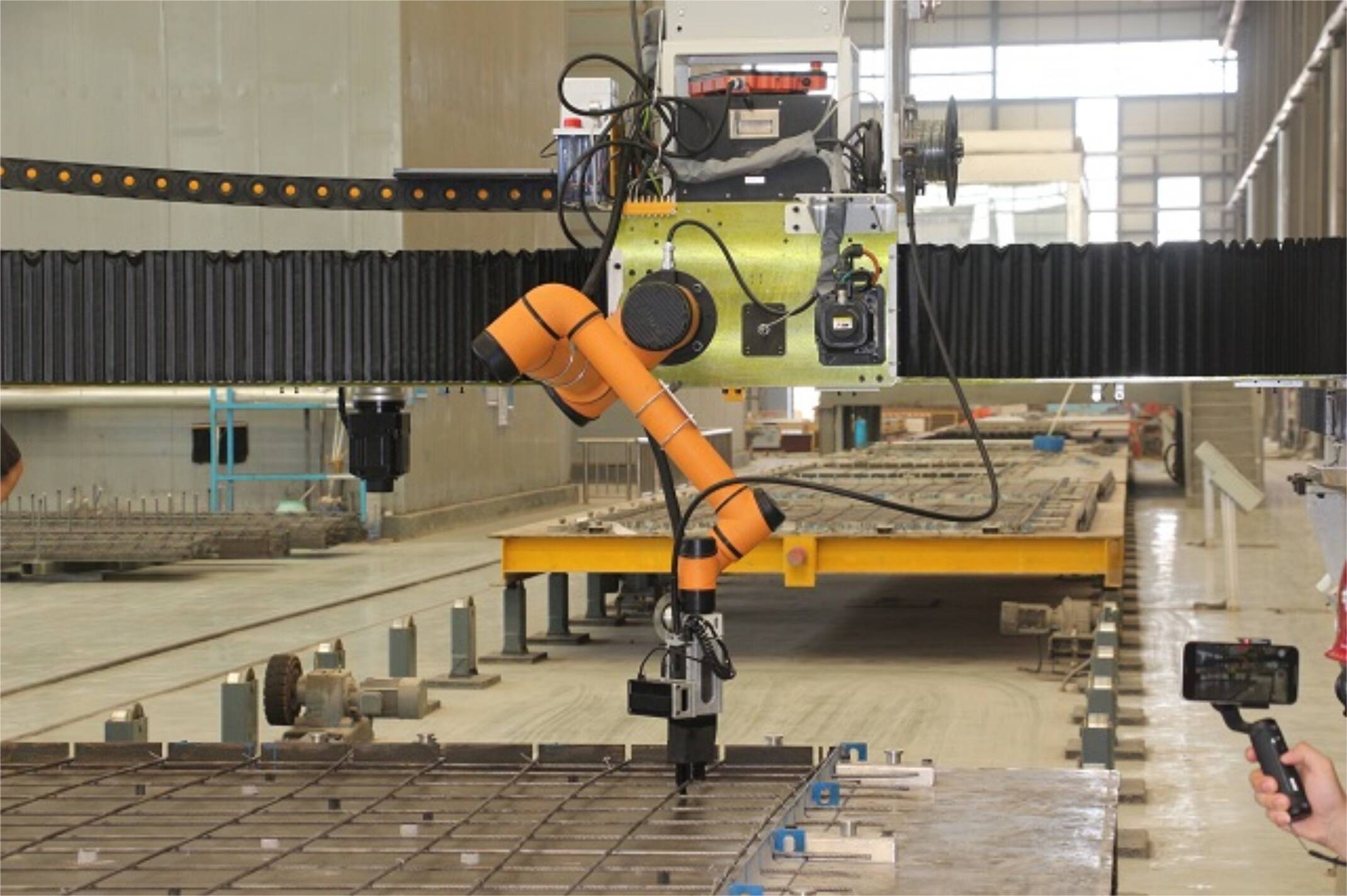 科技賦能，智造未來 中建八局自行式智能鋼筋綁扎機器人（RBBD-BOT2）與園林景觀工程設計的創新融合